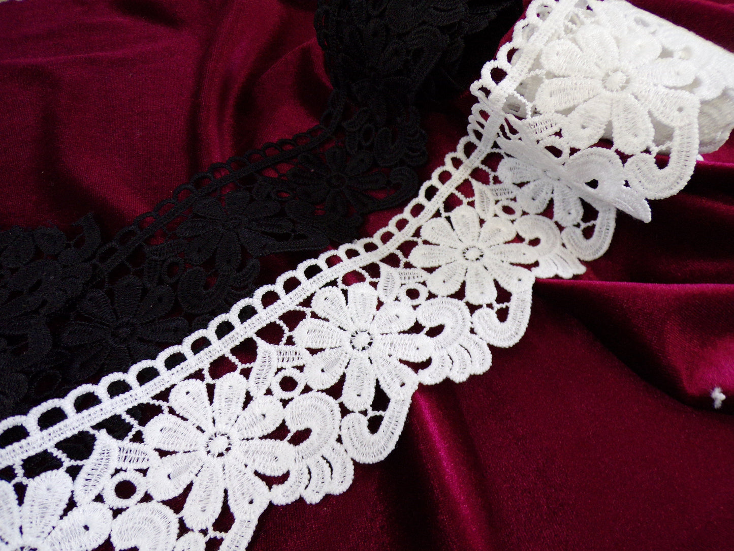 Elegant FLORAL Guipure Lace Trim 60 mm Black, off White Sewing Ribbon Craft Dress