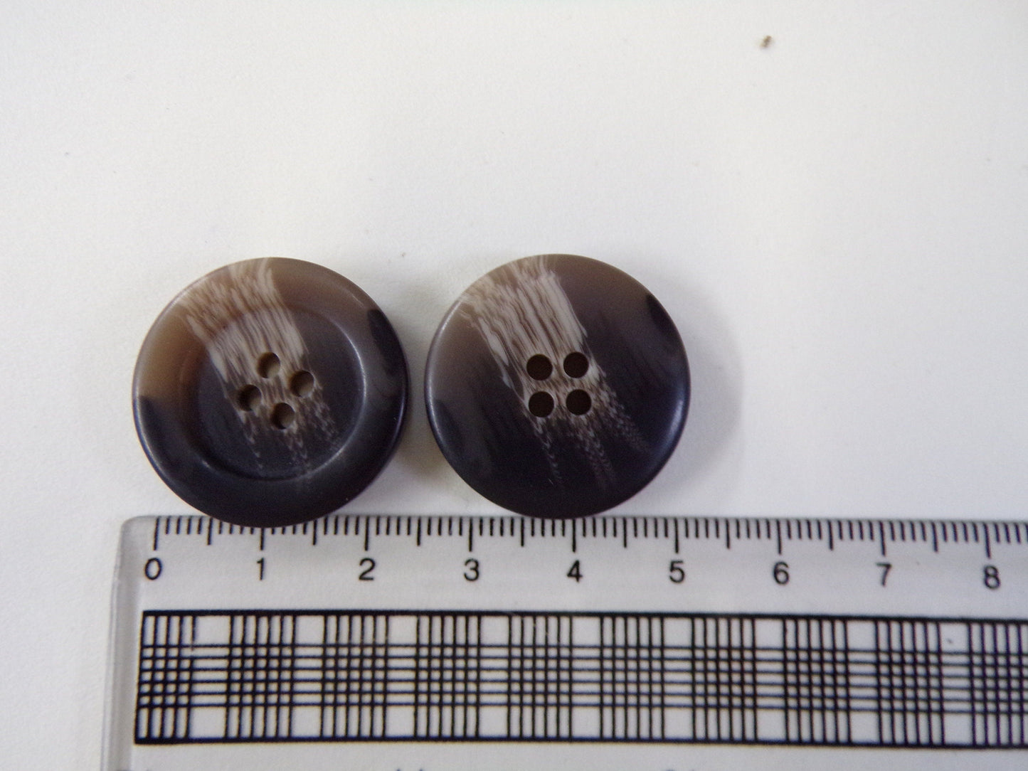 6pcs - Horn Buttons, 4-hole 25mm 40L, large buttons, multi colour buttons, great quality, bone buttons, brown buttons. Horn button, brown