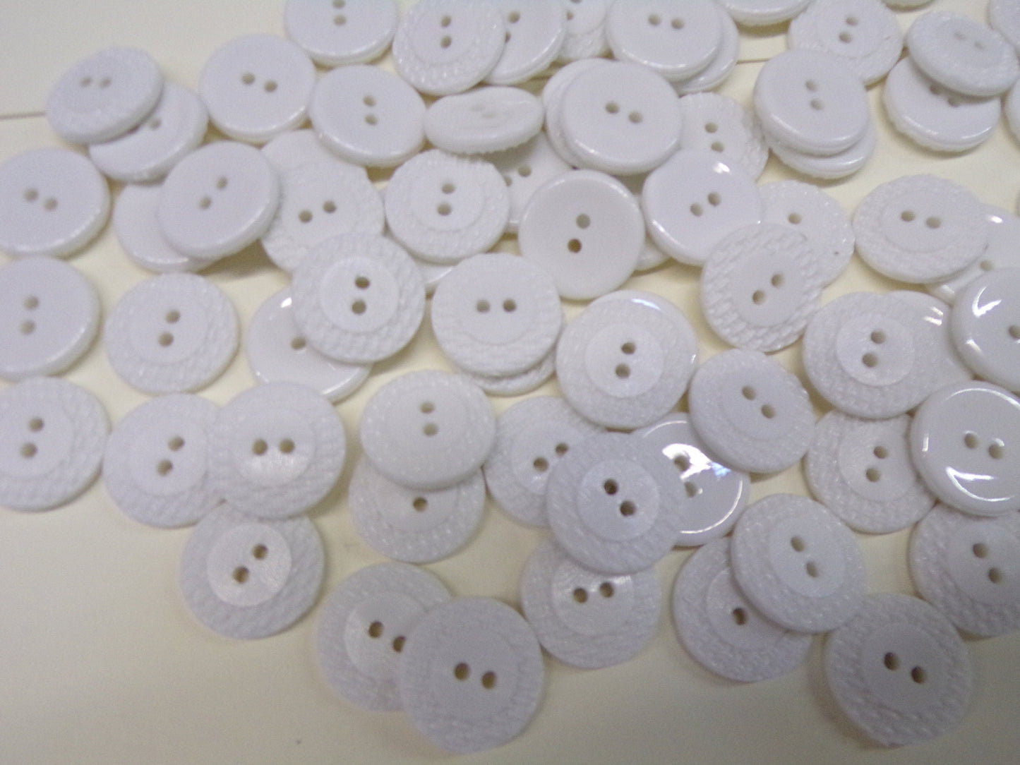 10pcs White Buttons 15mm(24L) 2 hole