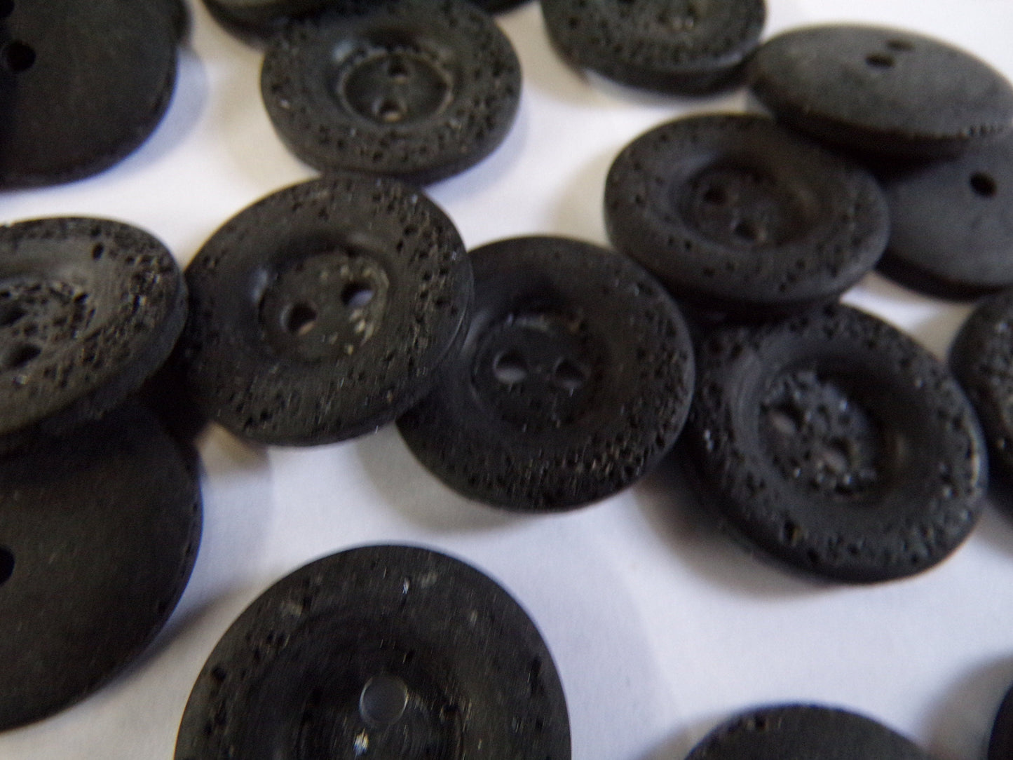 6pcs Matt Buttons Charcoal Black Design 20mm 32L