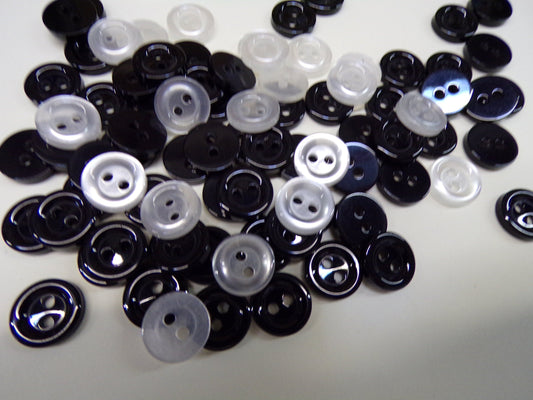 10pcs Flat Buttons Black White 2-hole 11.5mm 18L, shirt buttons