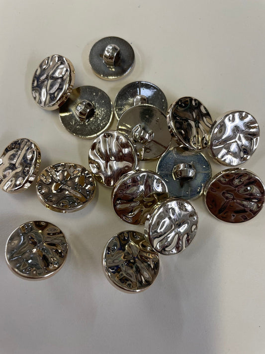 Hammered buttons, 4 sizes, Gold or Silver, fancy buttons, buttons, fashion buttons, 6 pcs, couture buttons, facet buttons