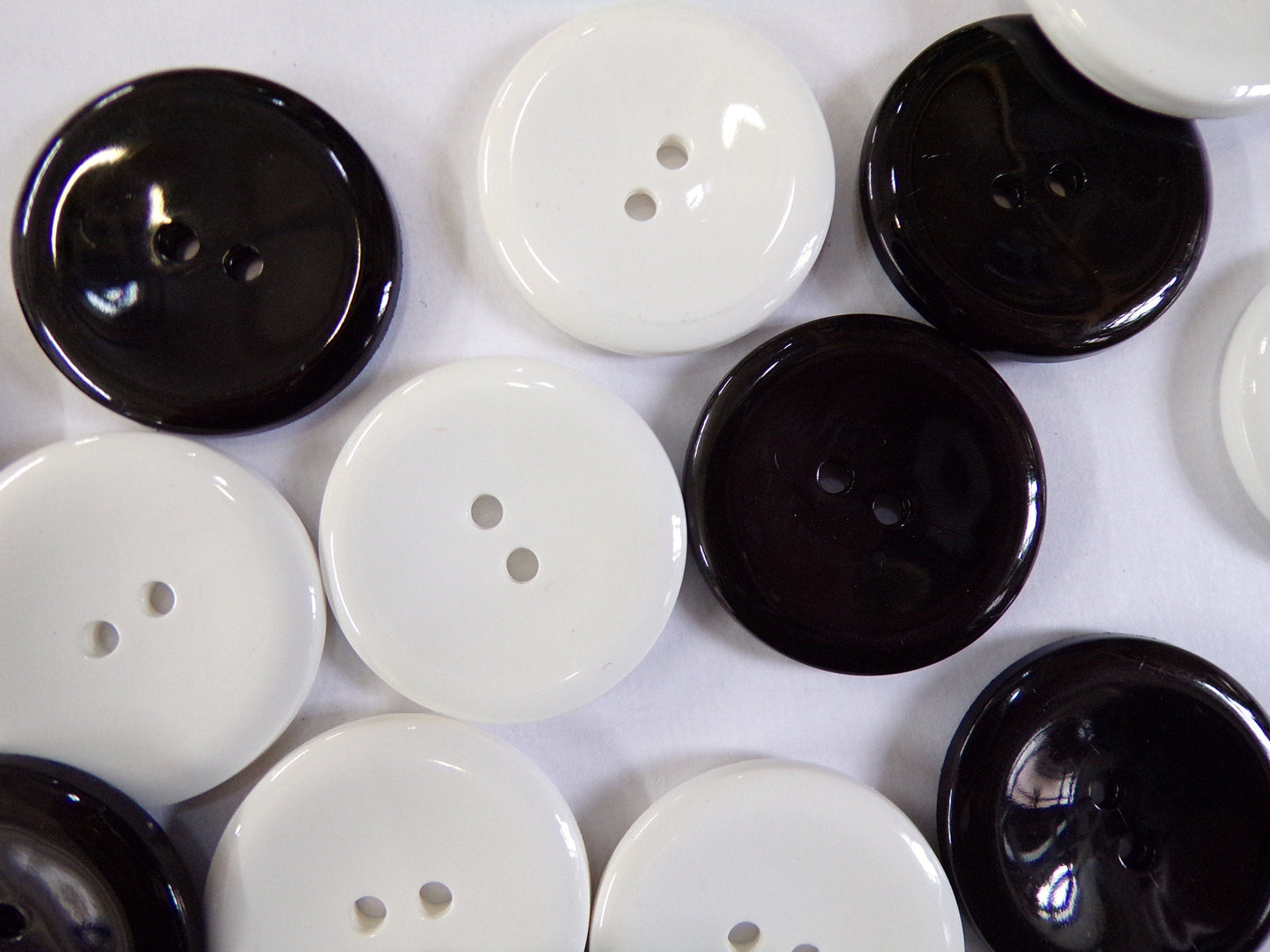 30mm, 34mm Black White Flat Buttons, Large Buttons, Sewing, white buttons, black buttons, Craft, 6pcs,