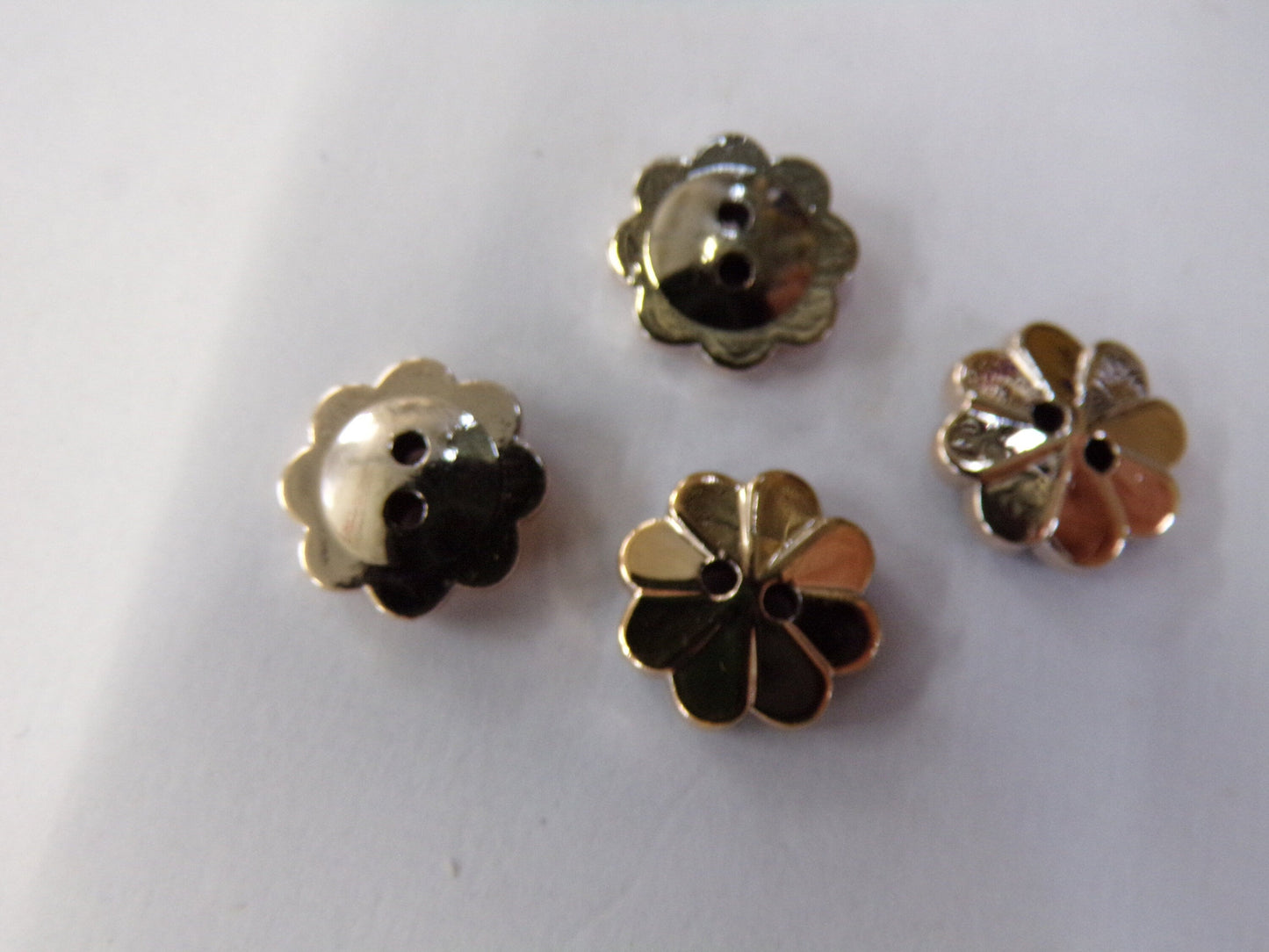 6pcs Flower Buttons 2-hole, Vintage Style Fancy Buttons, Gold buttons, Shirt buttons, Dress buttons, Sewing, Dollmaking, daisy buttons