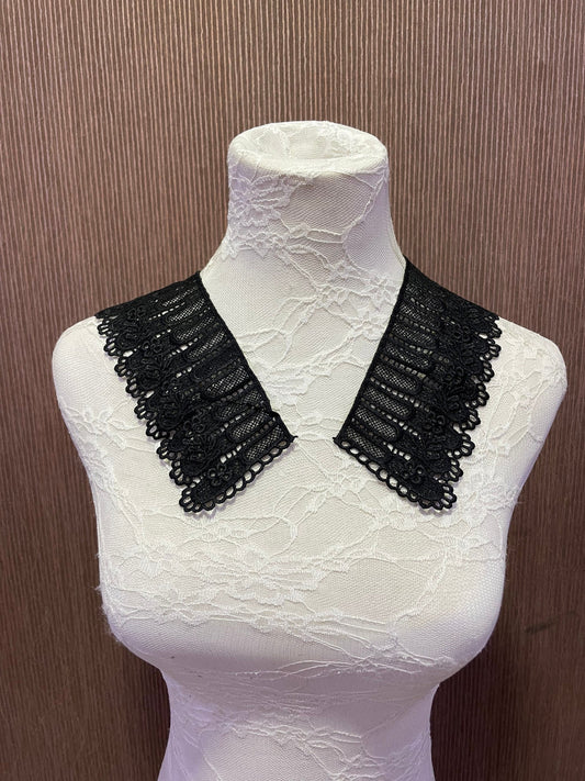 Peter Pan collar, collar, black collar, trim