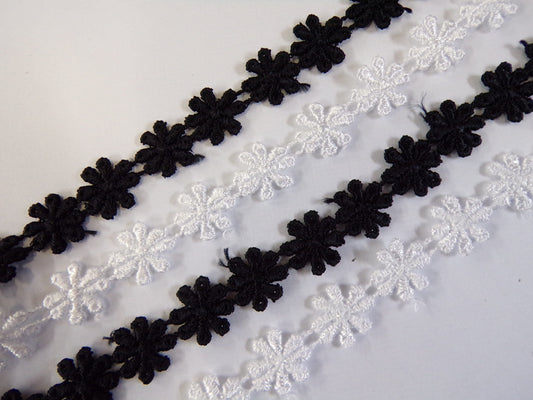 10mm Black Floral Thin Trim, Black or White Daisy Trim, Decorative Trim, Lace Tape Trim, Decor, Sewing, Daisy trim, flower tape, 2 mtrs