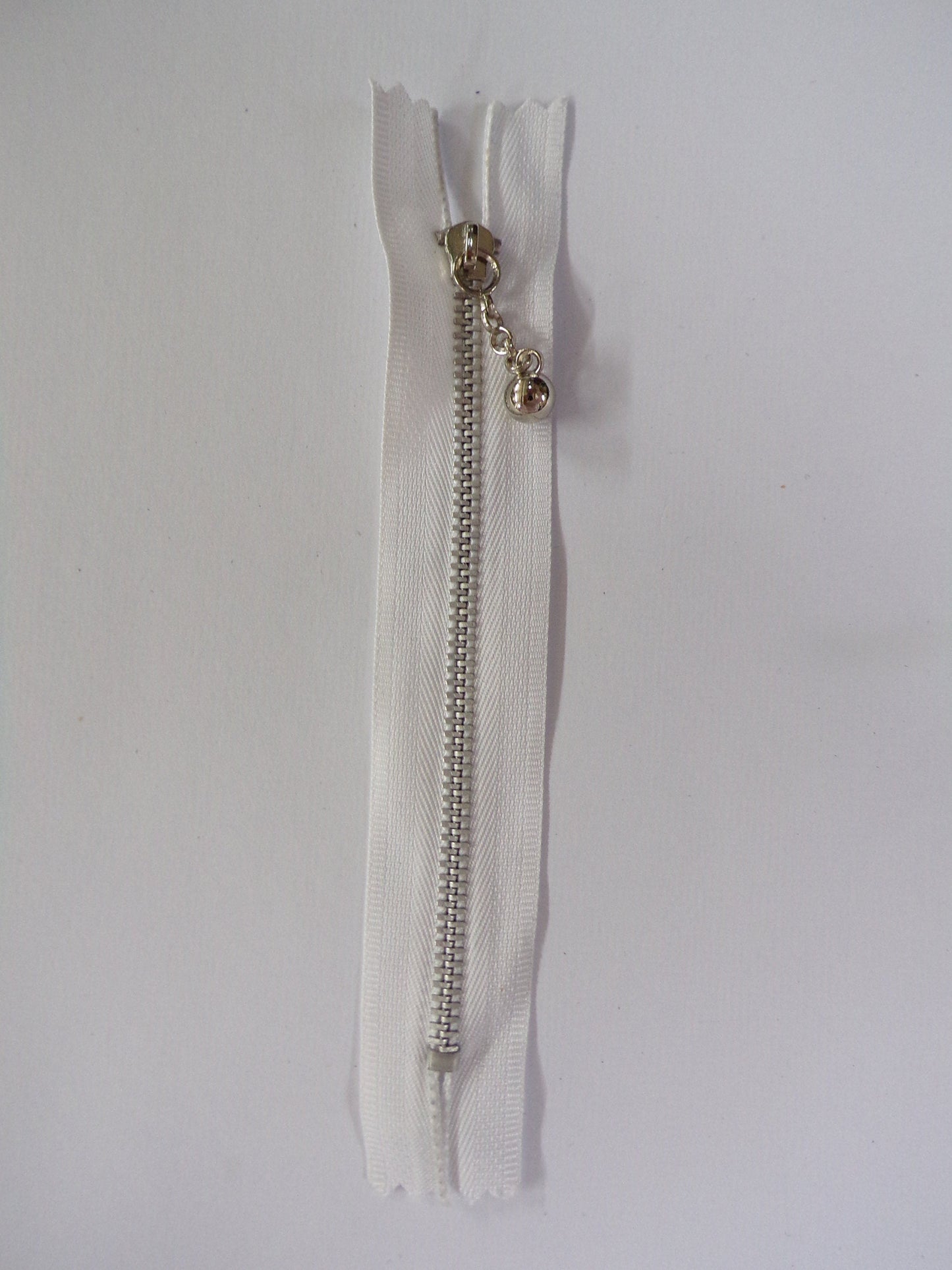5" Zip, White Closed Ended Zip with Metal Teeth, White Zip, Silver Zip, Closed End zipper, Dress zip, Clothing zippers