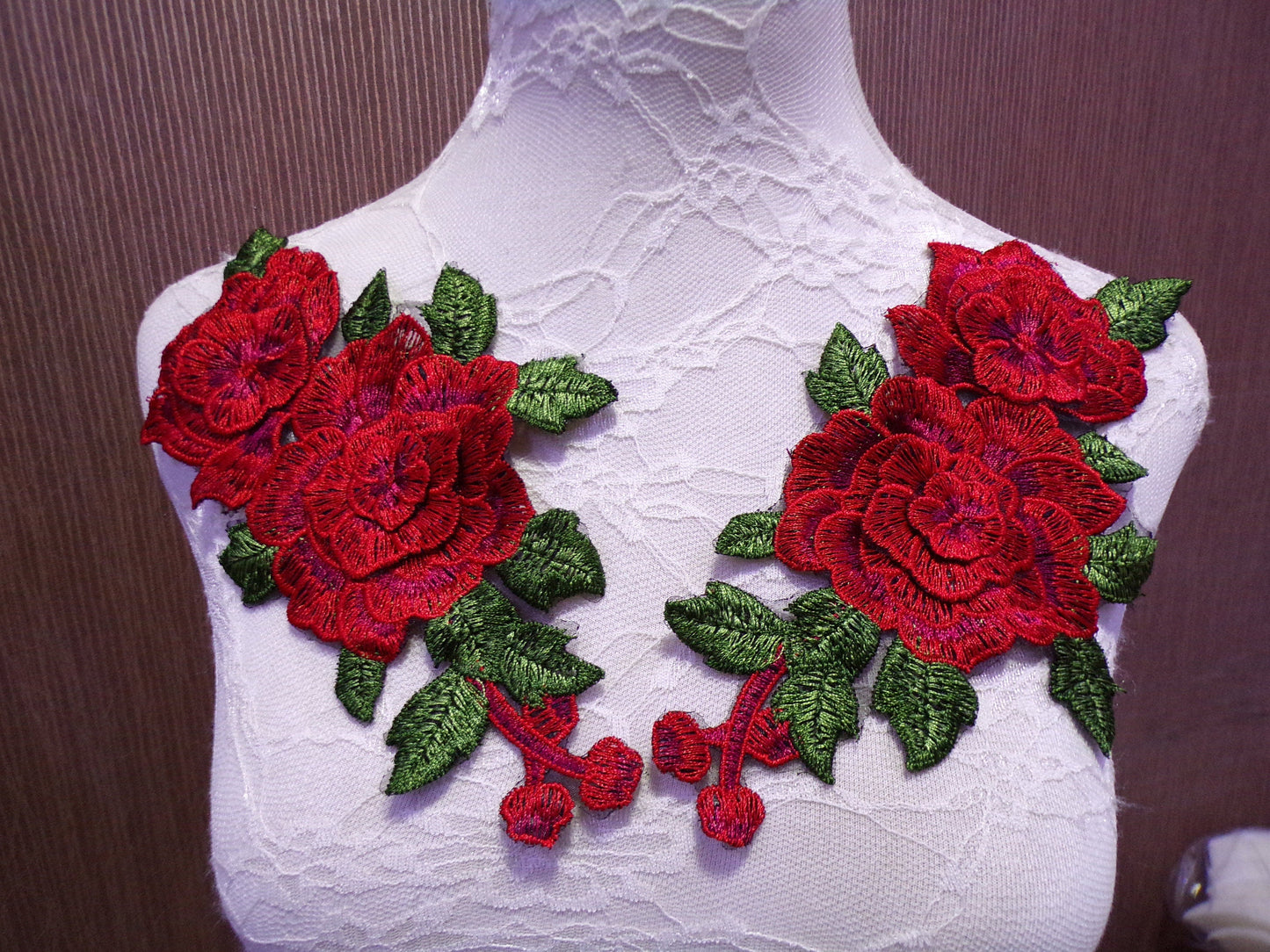 Embroidered Roses applique, Embroidered Patch, Decorative Patch, Clothing, Bags, Jackets, flower appliqué, rose patch,