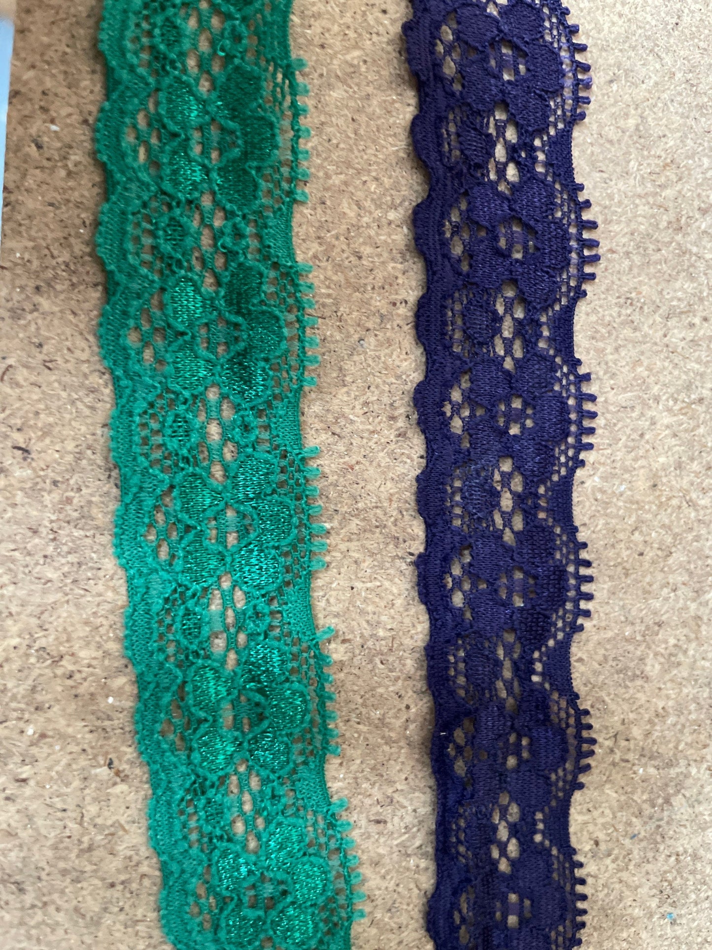 2.5 cm wide Stretch Lace Trim in 5 colours, lace, stretch lace, lingerie lace, fashion lace
