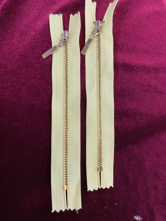 Gold zips, closed end 15cm no.3