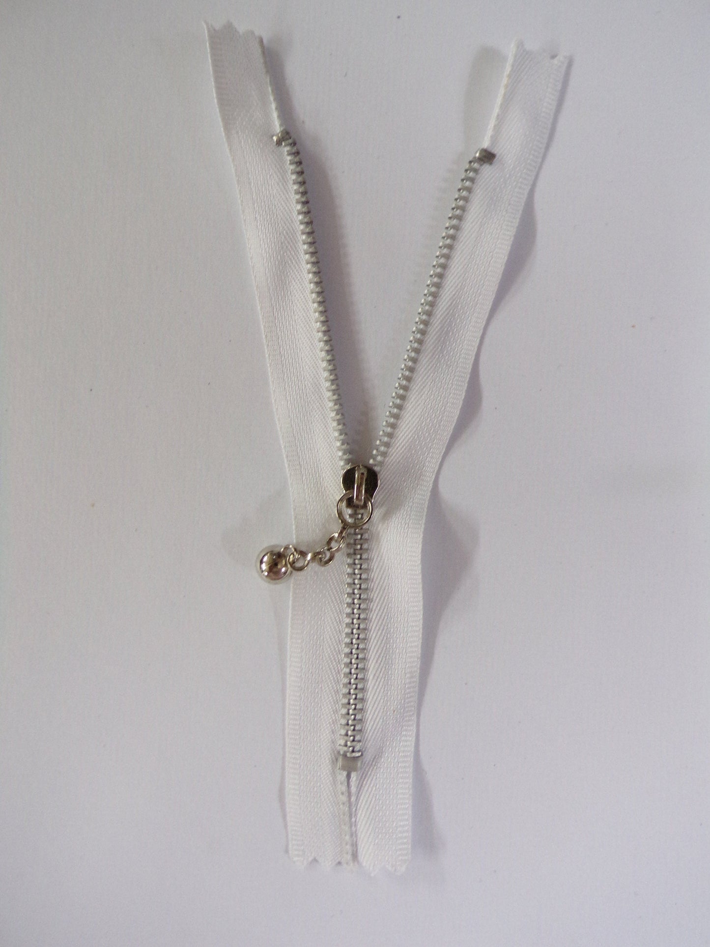 5" Zip, White Closed Ended Zip with Metal Teeth, White Zip, Silver Zip, Closed End zipper, Dress zip, Clothing zippers