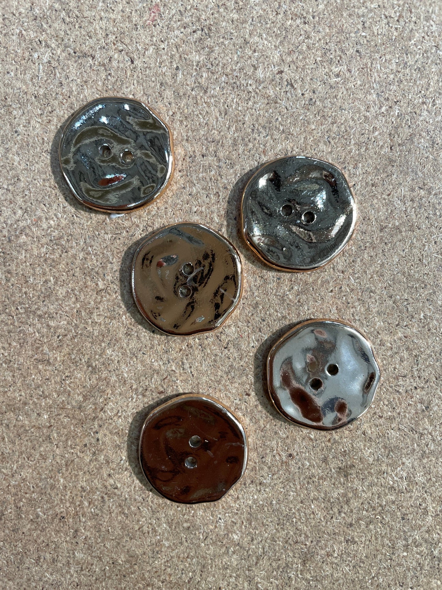 40L-25mm, buttons, hammered buttons, gold buttons, shiny buttons.