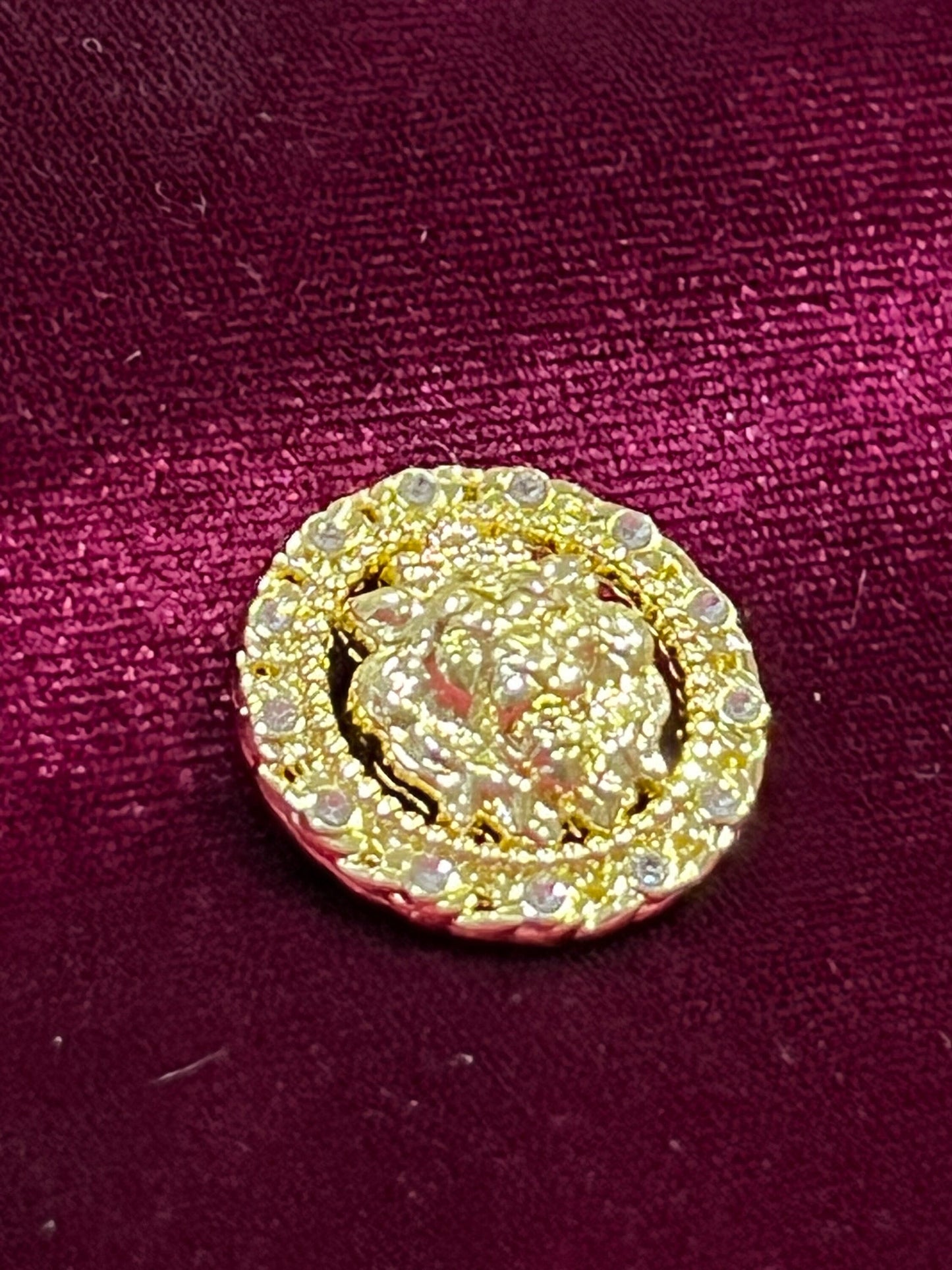 Gold metal lion head with diamanté buttons 34L, lion head button, 34L button, coat button, metal buttons, gold buttons, jacket buttons,