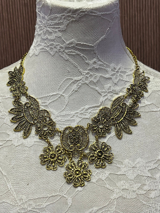 Decorative Gold Metal plated necklace with flowers, Plated Necklace, Metal plated necklace, vintage, Aztec Necklace, Costume, Aztec Style