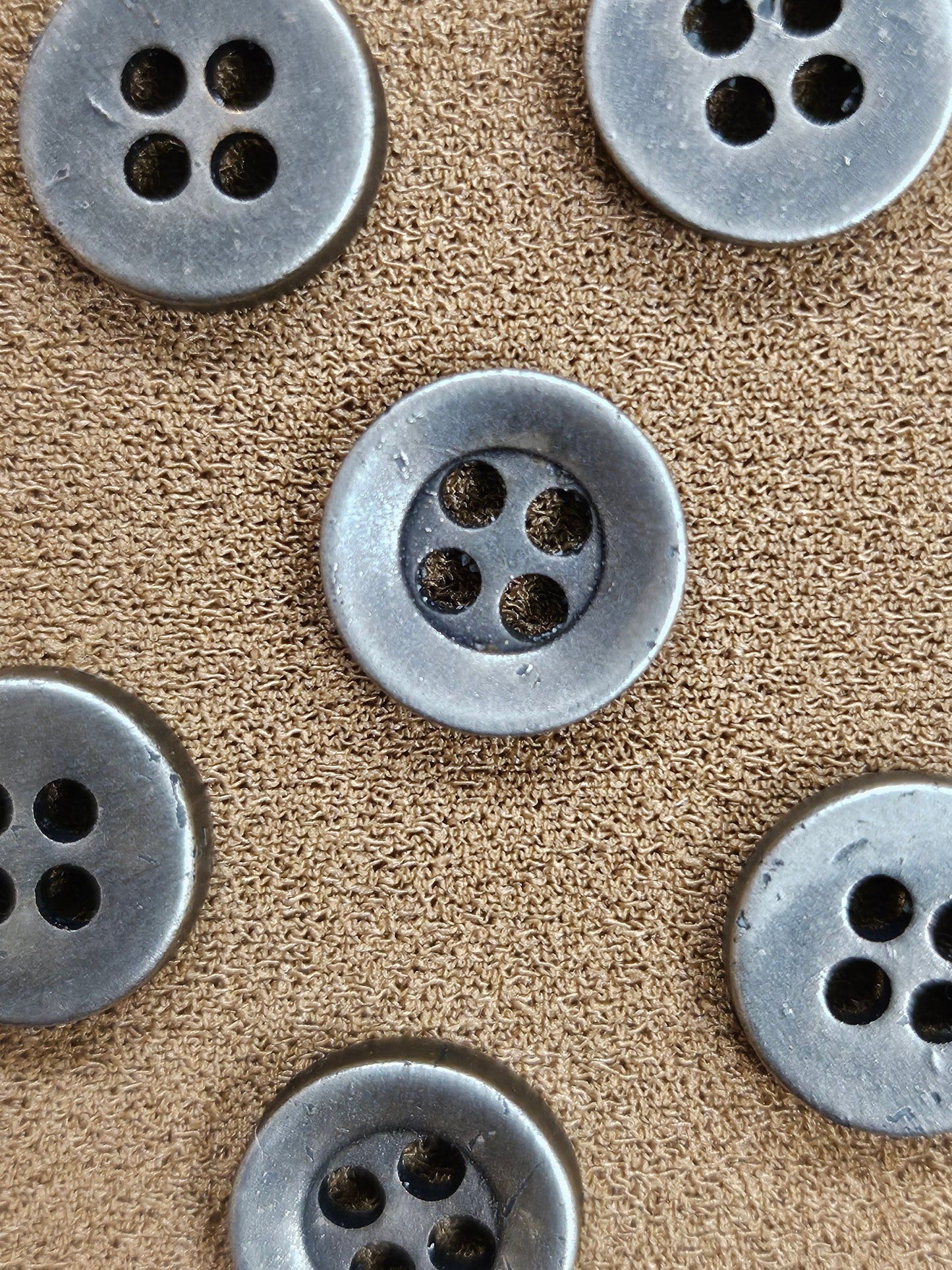 11.5mm (18L) Silver plastic buttons, metalic coloured buttons, 4 hole buttons