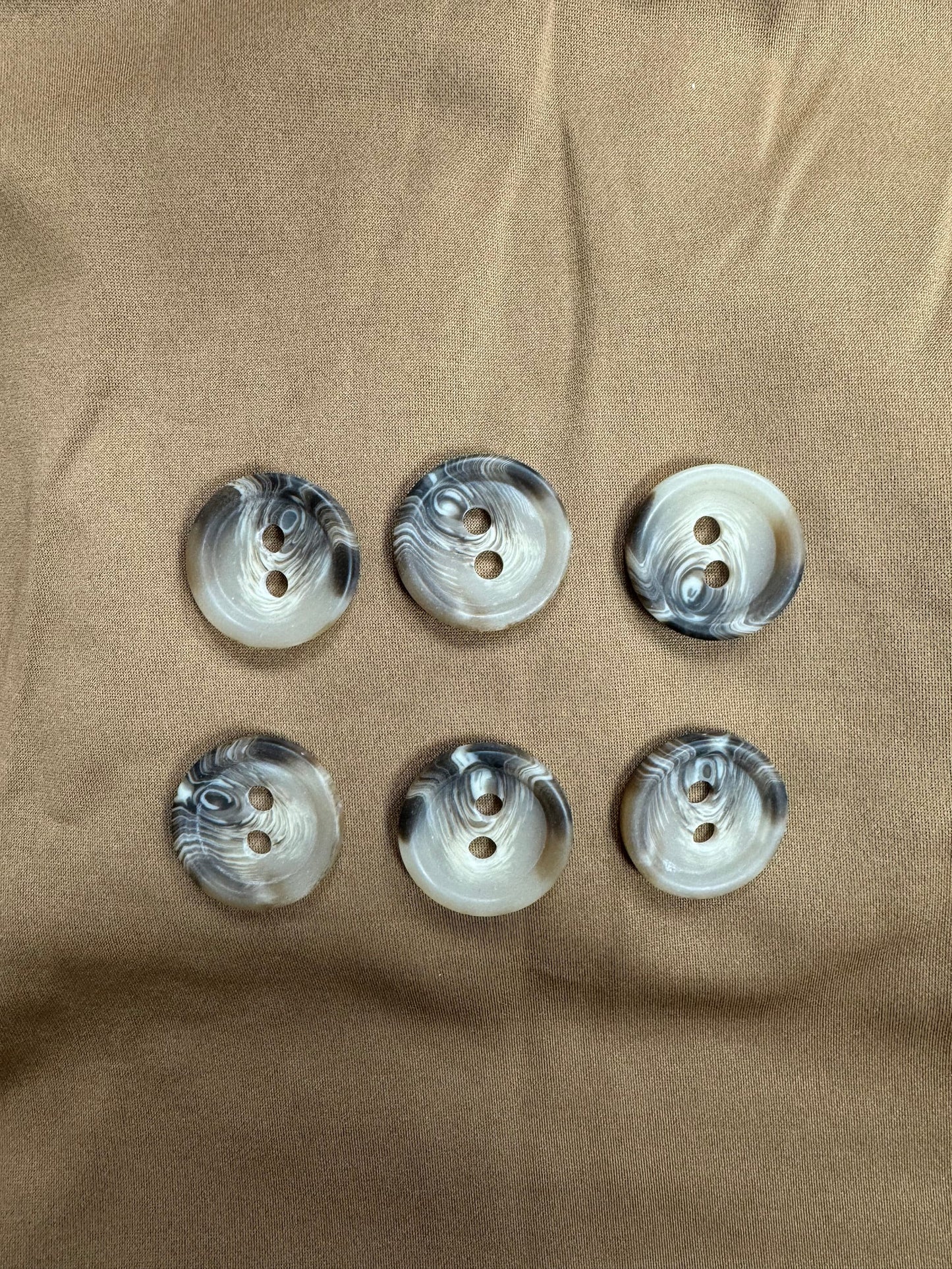 48L buttons, horn buttons, brown buttons, beige buttons, 30mm buttons, buttons, coat button, mock horn buttons