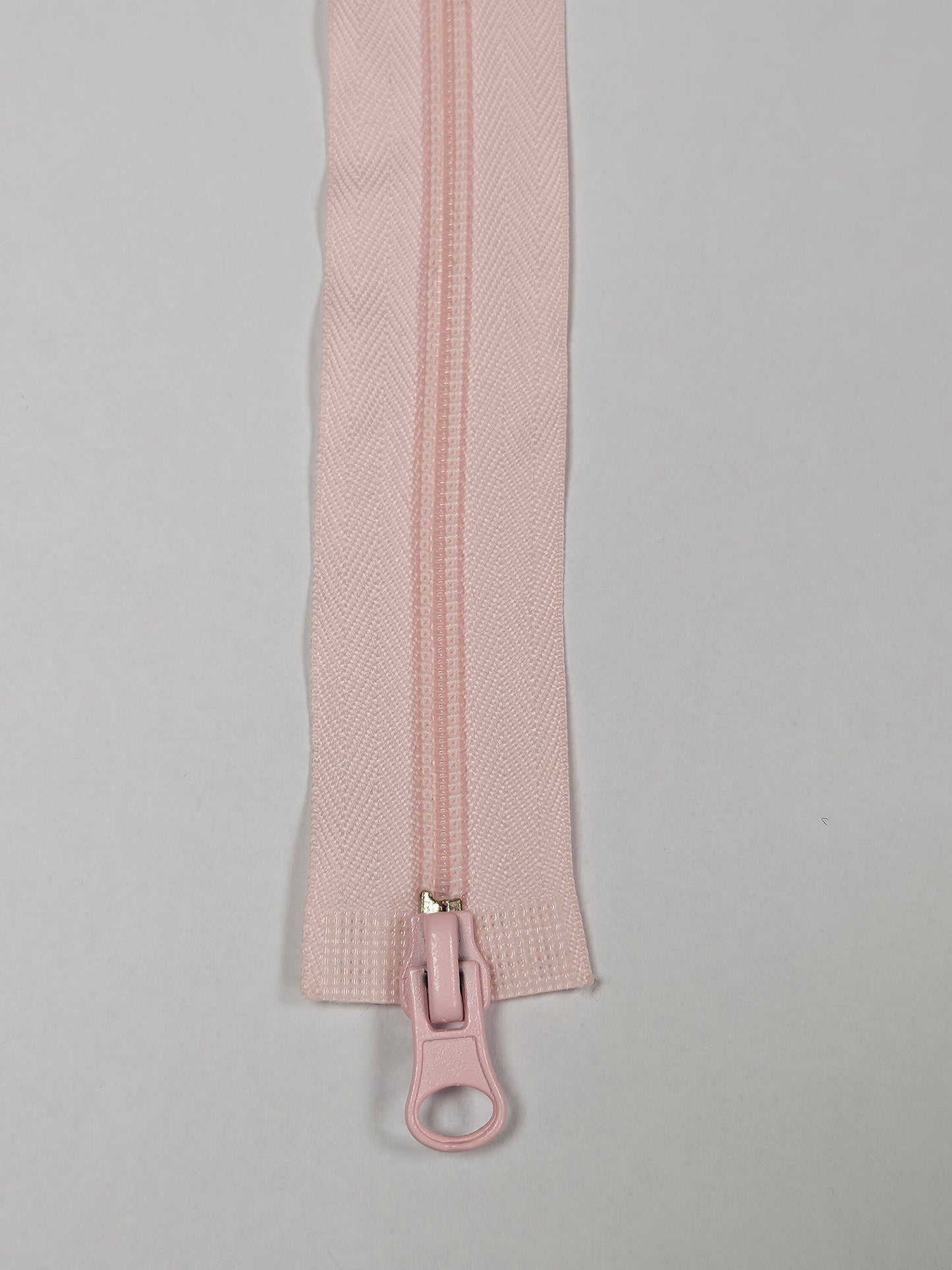 20" 2 way zip, Light pink zip, plastic teeth, metal slider/puller