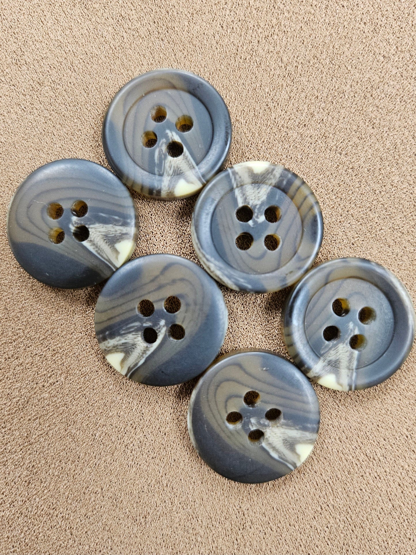 28L brown horn buttons, 4 holes, buttons, horn button, brown button