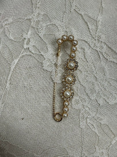 pearl pin brooch, pearl pin, brooch, gold pin, pearl diamante brooch