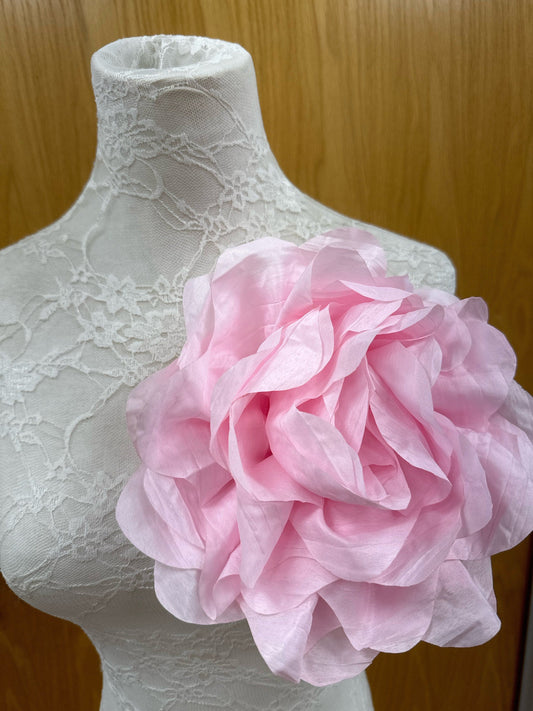 Beautiful pink rose, flower pin, bridal rose, flower, fabric rose, corsage, bridal corsage, flower brooch, fabric corsage