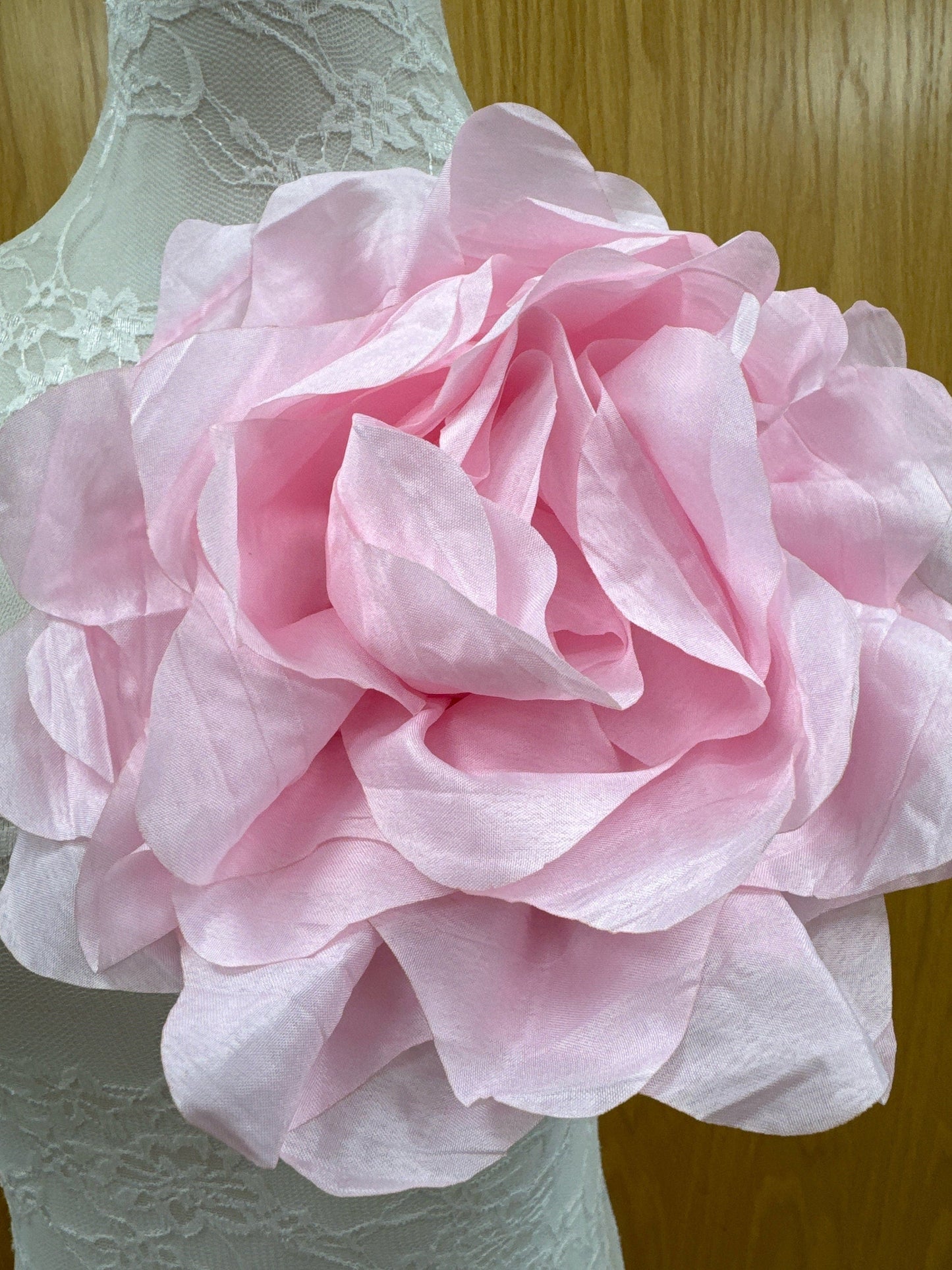 Beautiful pink rose, flower pin, bridal rose, flower, fabric rose, corsage, bridal corsage, flower brooch, fabric corsage